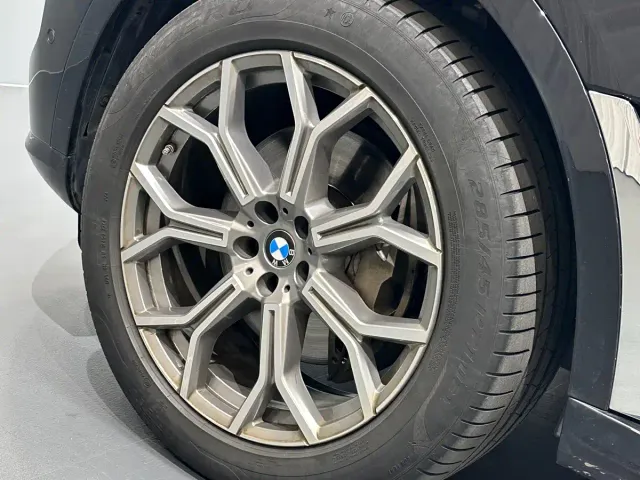 BMW X7 — Фото автомобиля 8