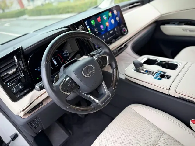 Lexus LM — Фото автомобиля 10