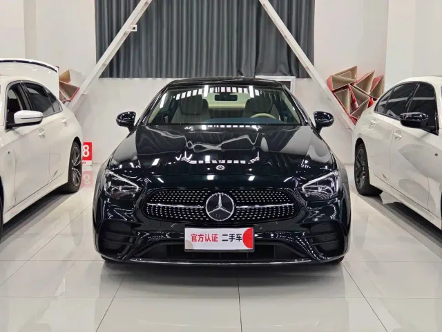 Mercedes-Benz E-Class — Фото автомобиля 2