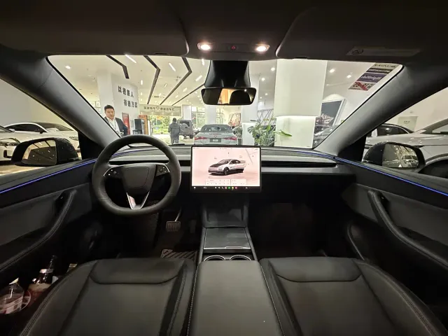 Tesla Model Y — Фото автомобиля 8