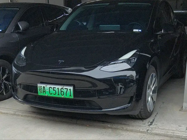 Фотография автомобиля — Tesla Model Y