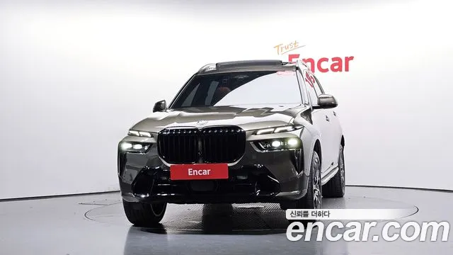 BMW X7 — Фото автомобиля 3