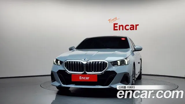 BMW 5 Series G60 — Фото автомобиля 3