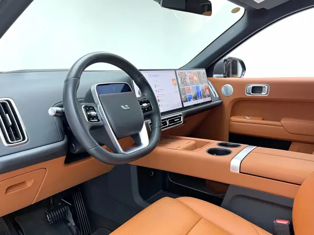 Li Auto L9 — Фото автомобиля 4
