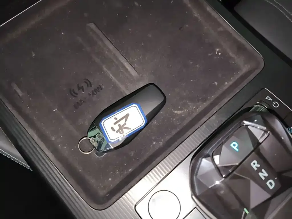 BYD Song L DM-i 2025 Smart Driving Edition 160km Excellence Type — Фото автомобиля 8
