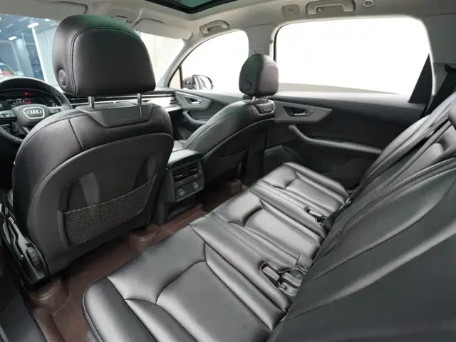 Audi Q7 — Фото автомобиля 12