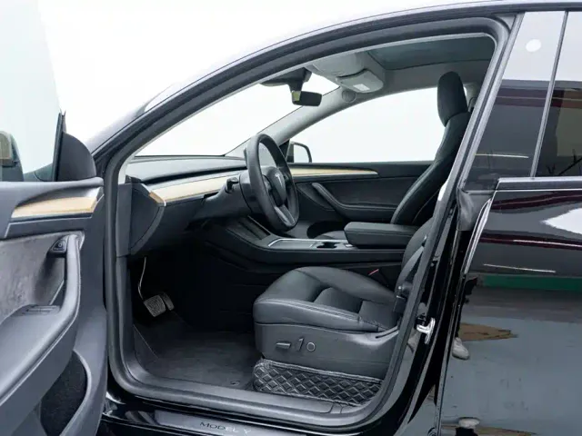 Tesla Model Y — Фото автомобиля 4