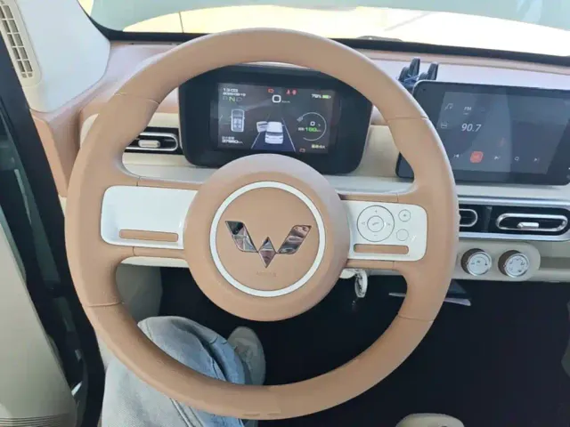 Wuling Hongguang Mini EV — Фото автомобиля 10