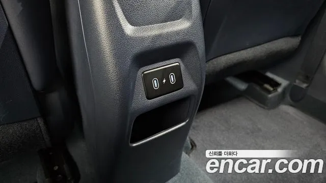 Hyundai Venue — Фото автомобиля 26
