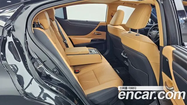 Lexus ES 7th Gen — Фото автомобиля 16