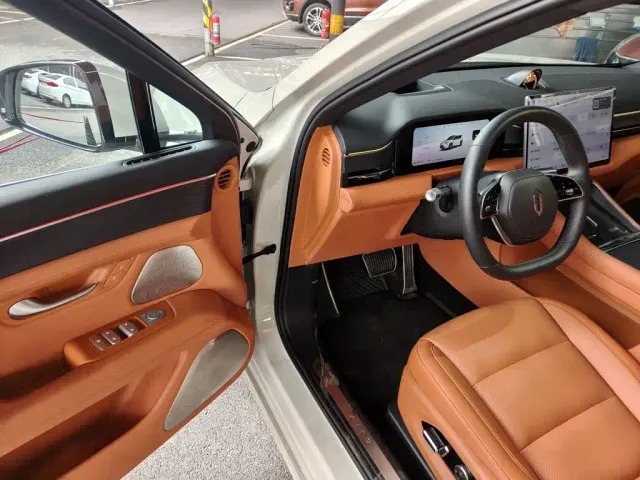 Aito M5 — Фото автомобиля 15