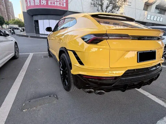 Lamborghini Urus — Фото автомобиля 5