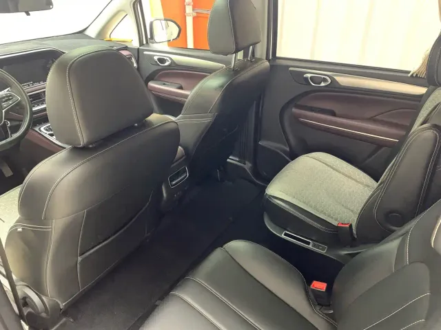 GAC Trumpchi M6 — Фото автомобиля 12