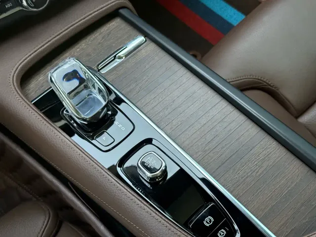 Volvo S90 — Фото автомобиля 12