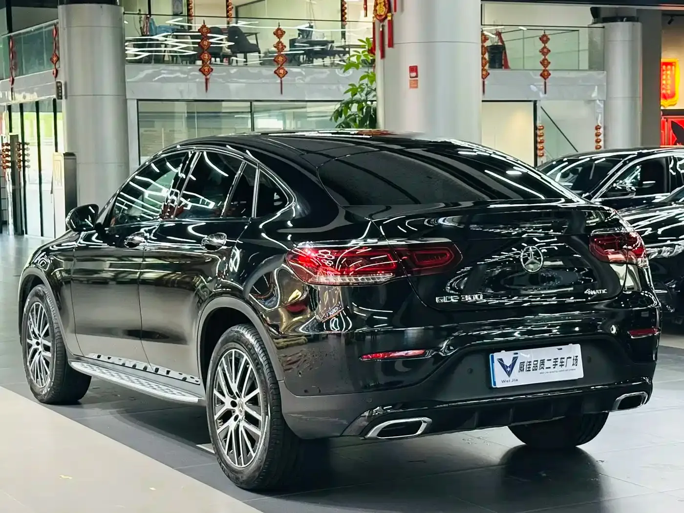 Mercedes-Benz Mercedes-Benz GLC Coupe 2023 Model GLC 300 4MATIC Coupe SUV — Фото автомобиля 9
