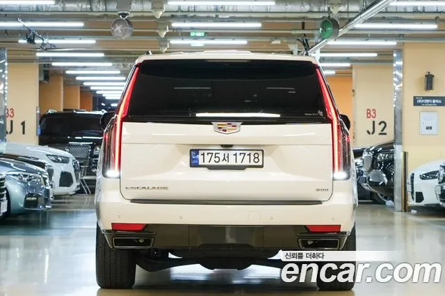 Cadillac Escalade — Фото автомобиля 2