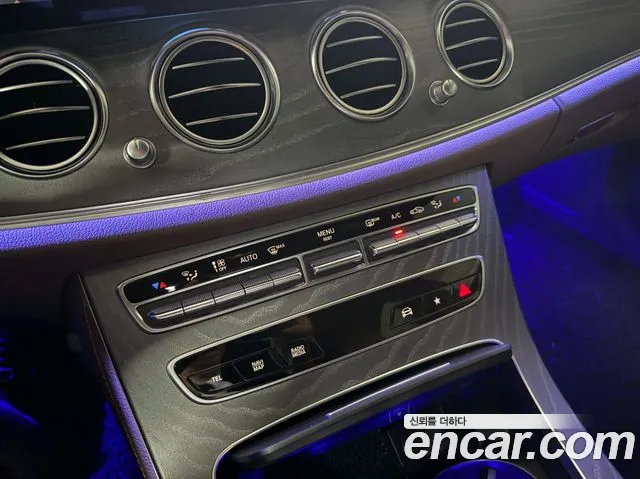Mercedes-Benz E-Class — Фото автомобиля 15