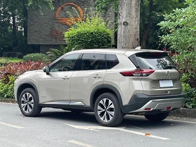 Nissan X-Trail — Фото автомобиля 4