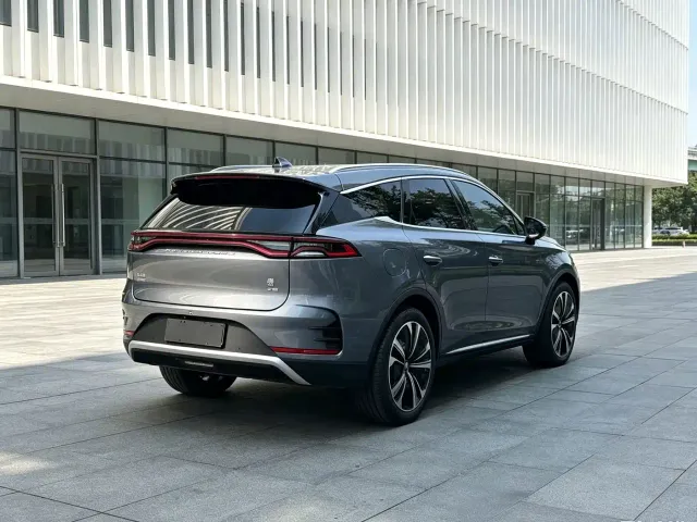 BYD Tang — Фото автомобиля 12