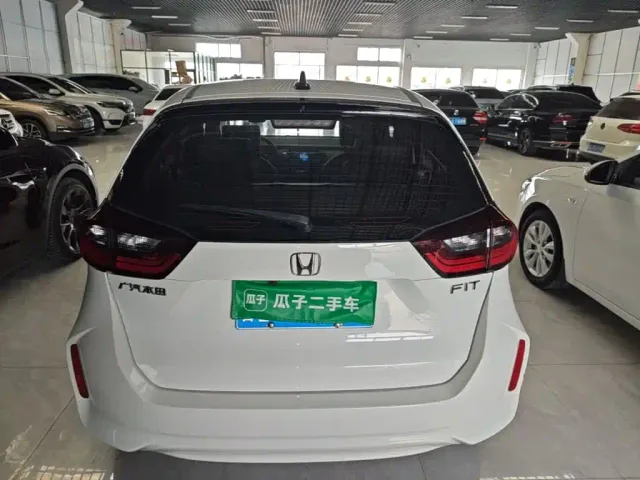 Honda Fit — Фото автомобиля 5