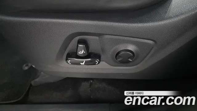 KG_Mobility_Ssangyong Rexton Новый Rexton Sport Khan Дизель 2.2 4WD — Фото автомобиля 18
