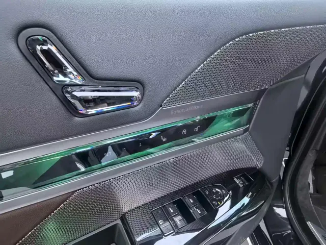 BMW i7 — Фото автомобиля 17