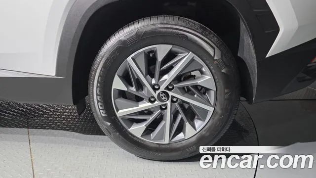 Hyundai Tucson Tucson (NX4) Бензин 1.6 турбо 2WD — Фото автомобиля 21