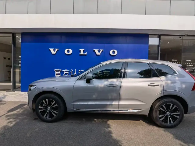 Volvo XC60 — Фото автомобиля 4