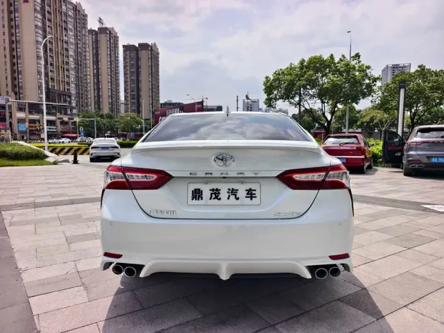 Toyota Camry — Фото автомобиля 4