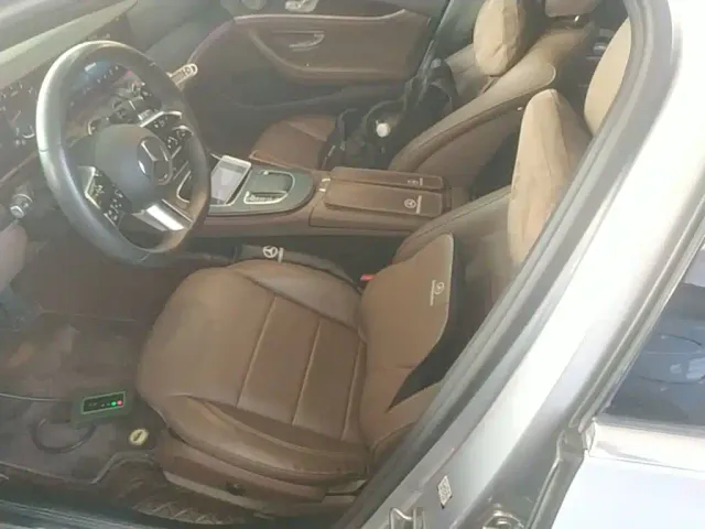 Mercedes-Benz E-Class — Фото автомобиля 14