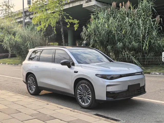 Leapmotor C16 — Фото автомобиля 3