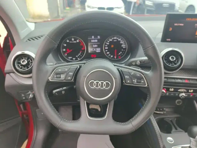 Audi Q2L — Фото автомобиля 10