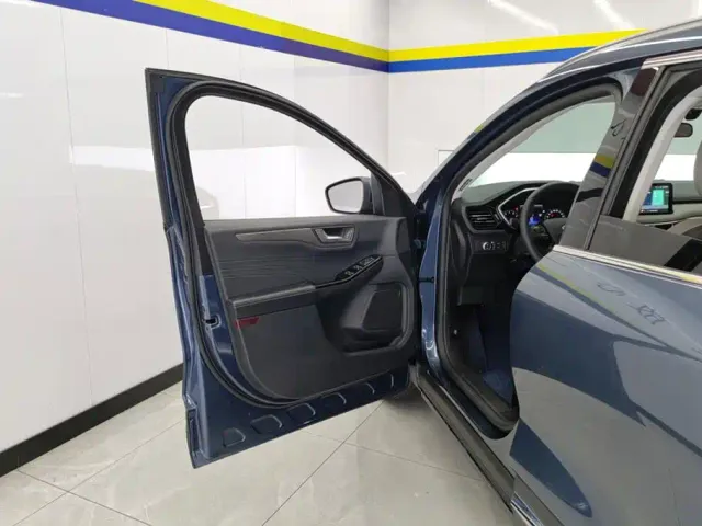 Ford Escape — Фото автомобиля 7