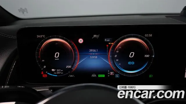 Mercedes-Benz EQB X243 — Фото автомобиля 11
