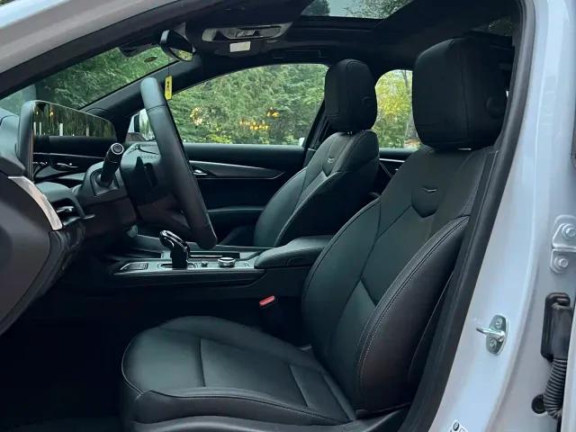 Cadillac CT5 — Фото автомобиля 15