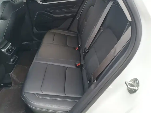 Geely Emgrand — Фото автомобиля 16