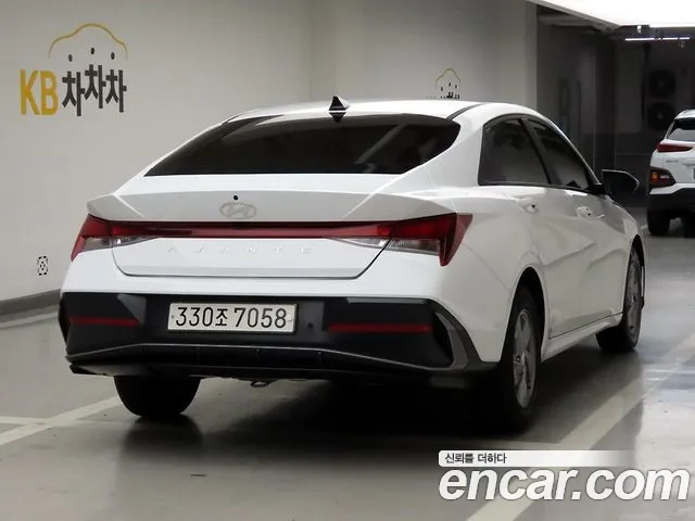 Hyundai Avante CN7 — Фото автомобиля 4