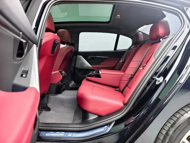 BMW 5 Series — Фото автомобиля 8