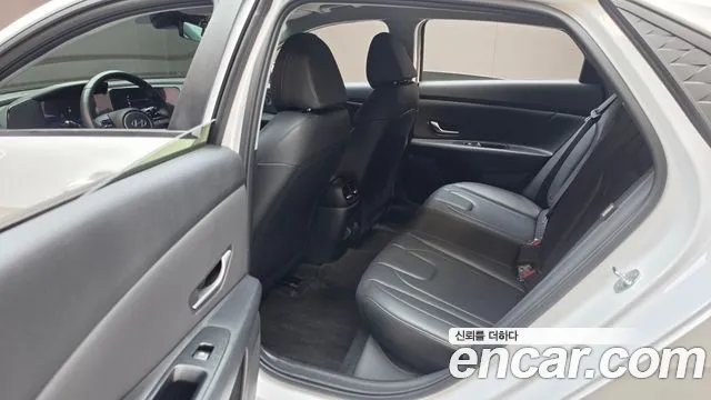 Hyundai Avante CN7 — Фото автомобиля 12