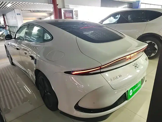 IM Motors L6 — Фото автомобиля 4
