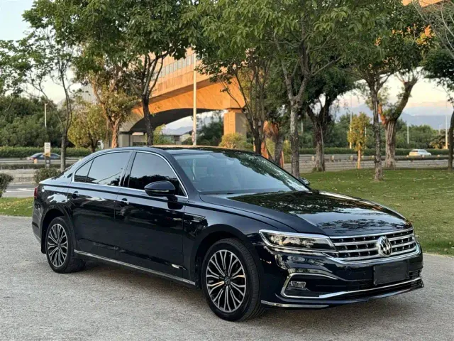 Volkswagen Phideon — Фото автомобиля 3
