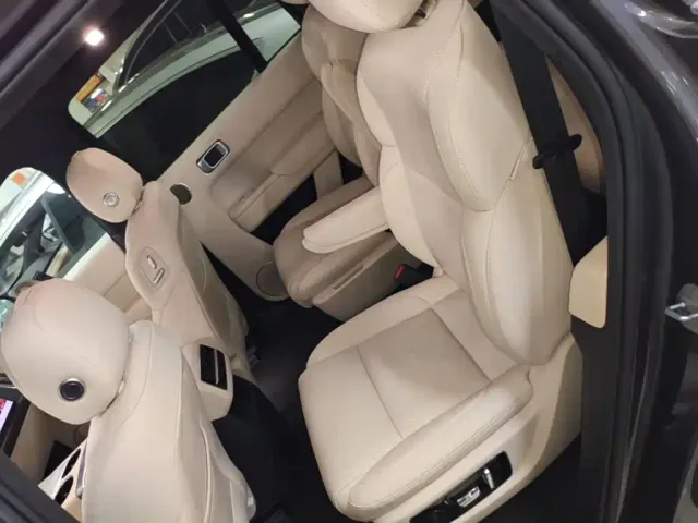 Li Auto L8 — Фото автомобиля 16