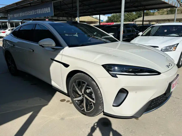 BYD Seal 07 DM-i — Фото автомобиля 3
