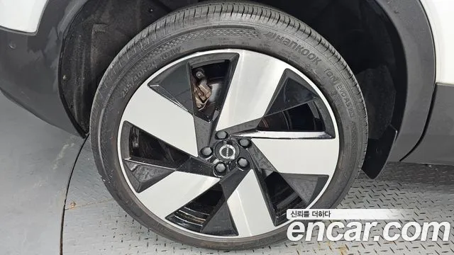 Volvo C40 Recharge — Фото автомобиля 5