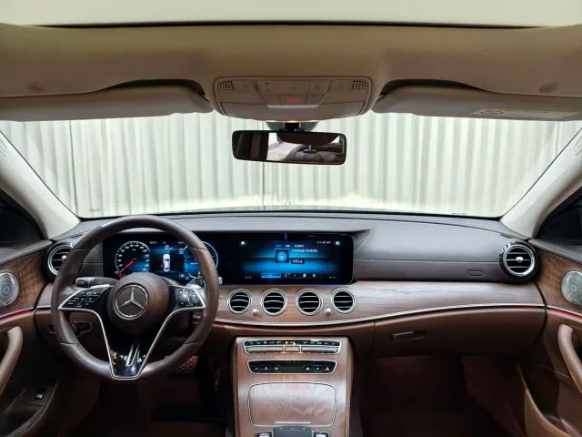 Mercedes-Benz E-Class — Фото автомобиля 10