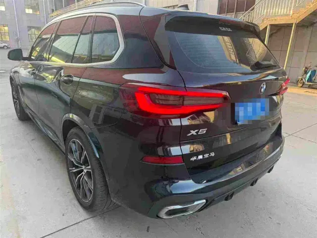 BMW X5 — Фото автомобиля 3