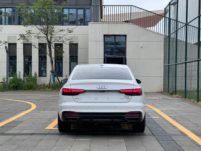 Audi A4L — Фото автомобиля 5