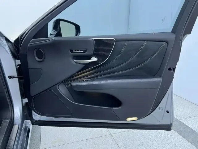 Lexus LS — Фото автомобиля 28