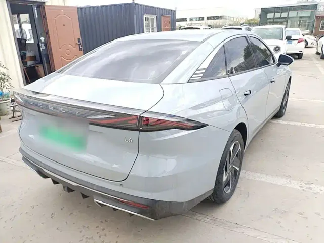 Geely Galaxy L6 — Фото автомобиля 6