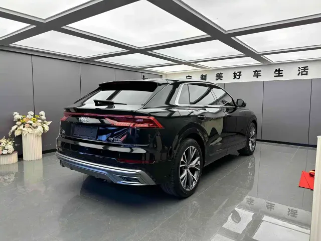 Audi Q8 — Фото автомобиля 7